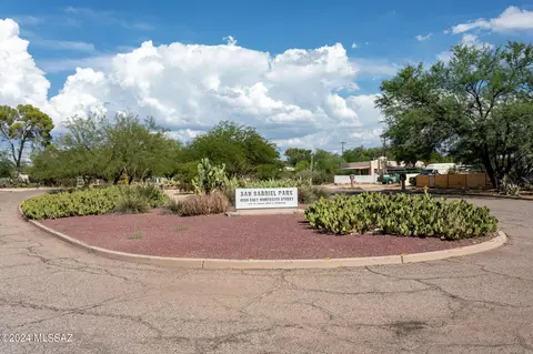 Exterior - 4032 E Montecito St, Tucson, AZ 85711 photo 7 of 7