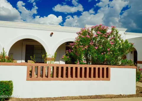 261 S Paseo Tierra #B, Green Valley, AZ 85614