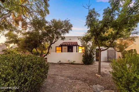 2103 E Hawthorne St, Tucson, AZ 85719