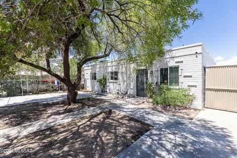 3683 E 33rd St, Tucson, AZ 85713