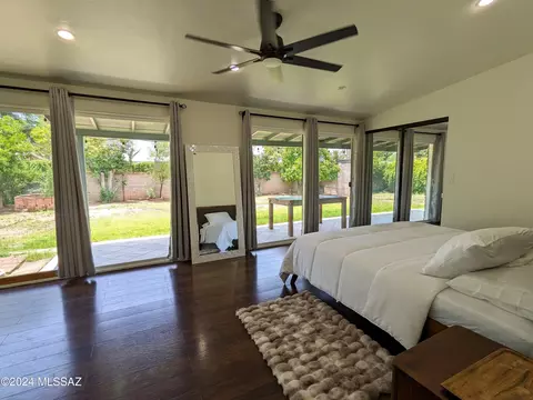 5202 E Hawthorne Pl, Tucson, AZ 85711