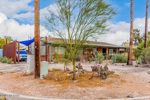 Exterior - 1601 E Hedrick Dr, Tucson, AZ 85719 photo 2 of 7