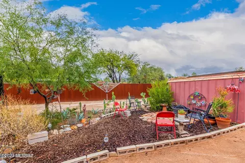 Exterior - 1601 E Hedrick Dr, Tucson, AZ 85719 photo 6 of 7