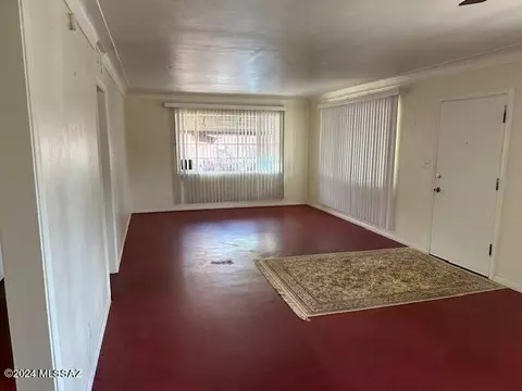 Living - 1601 E Hedrick Dr, Tucson, AZ 85719 photo 2 of 4