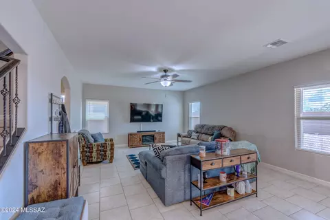 12198 E Becker Dr, Vail, AZ 85641 photo 11