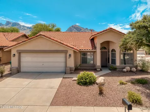 318 E Streams Edge Pl, Oro Valley, AZ 85737