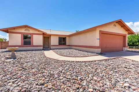 9580 E Caldwell Dr, Tucson, AZ 85747