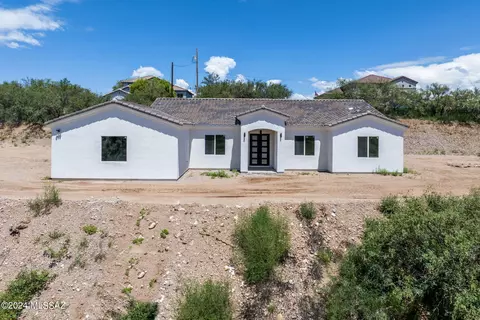 1031 Pino Ct, Rio Rico, AZ 85648