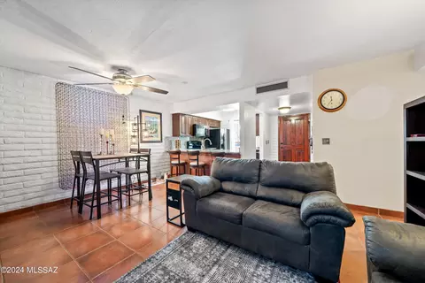1360 S Wright Rd, Tucson, AZ 85713 photo 9