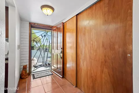 1360 S Wright Rd, Tucson, AZ 85713 photo 3