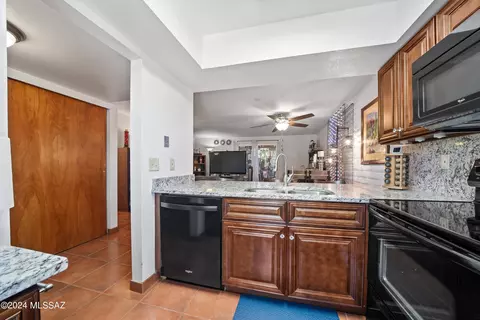 1360 S Wright Rd, Tucson, AZ 85713 photo 5