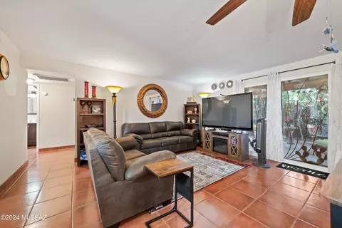1360 S Wright Rd, Tucson, AZ 85713 photo 8