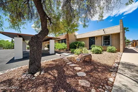 1360 S Wright Rd, Tucson, AZ 85713 photo 2