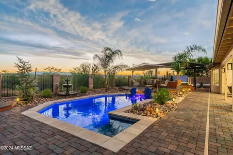 1912 E Orinda Ln, Green Valley, AZ 85614