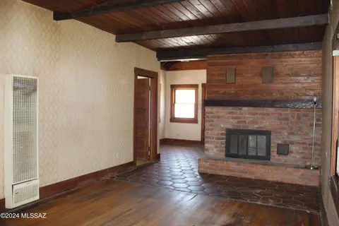Living - 841 E Freeman Pl, Tucson, AZ 85719 photo 2 of 5