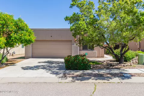 10865 E New Rock Ridge Dr, Vail, AZ 85641