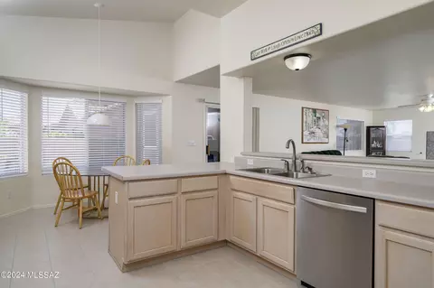 9628 E Paseo San Bernardo, Tucson, AZ 85747 photo 5