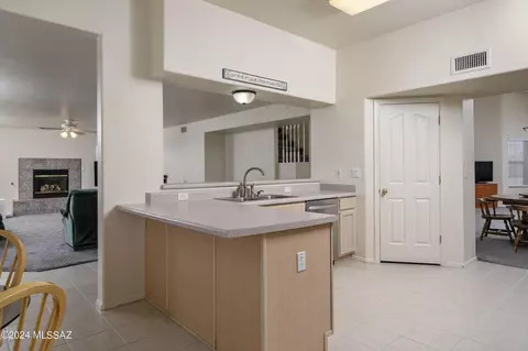 9628 E Paseo San Bernardo, Tucson, AZ 85747 photo 6