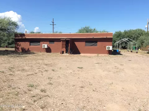 Exterior - 20000 S River Rd, Mammoth, AZ 85618 photo 4 of 12