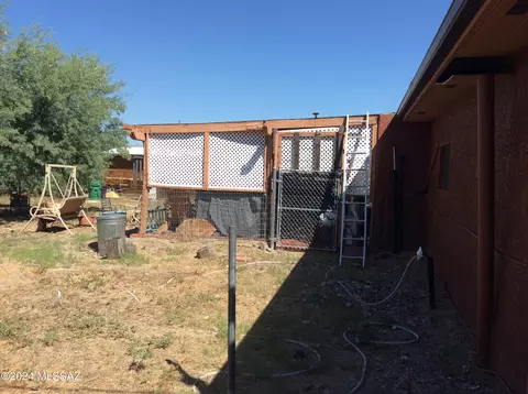 Exterior - 20000 S River Rd, Mammoth, AZ 85618 photo 8 of 12
