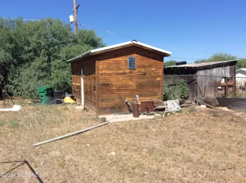Exterior - 20000 S River Rd, Mammoth, AZ 85618 photo 6 of 12