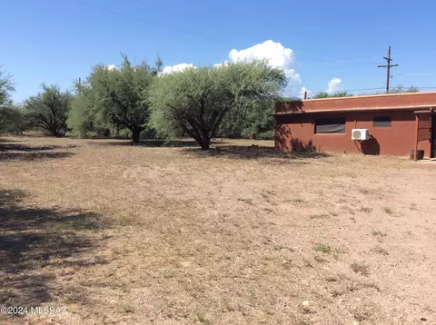 Exterior - 20000 S River Rd, Mammoth, AZ 85618 photo 3 of 12