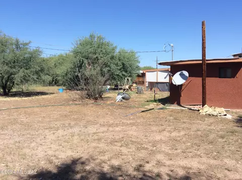 Exterior - 20000 S River Rd, Mammoth, AZ 85618 photo 11 of 12