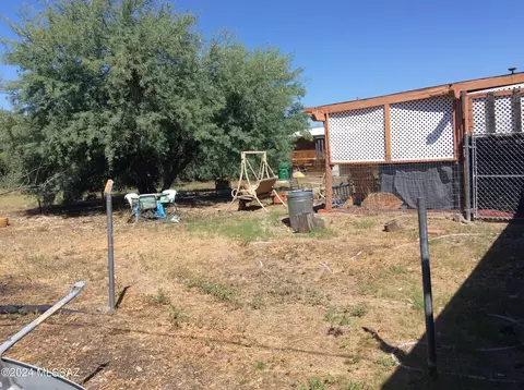 Exterior - 20000 S River Rd, Mammoth, AZ 85618 photo 9 of 12