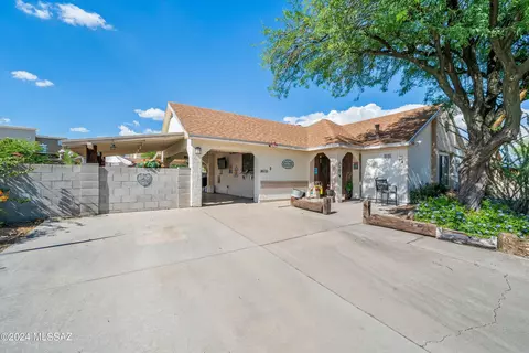 4700 W Condor Dr, Tucson, AZ 85742