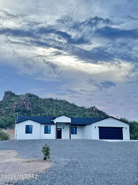 5902 S Hopdown Ln, Tucson, AZ 85746