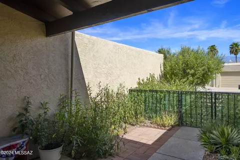 Exterior - 9826 E 1st St, Tucson, AZ 85748 photo 1 of 7