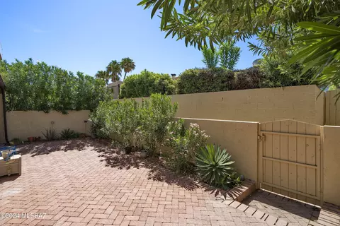 Exterior - 9826 E 1st St, Tucson, AZ 85748 photo 3 of 7