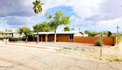 9500 E Victoria Pl, Tucson, AZ 85730