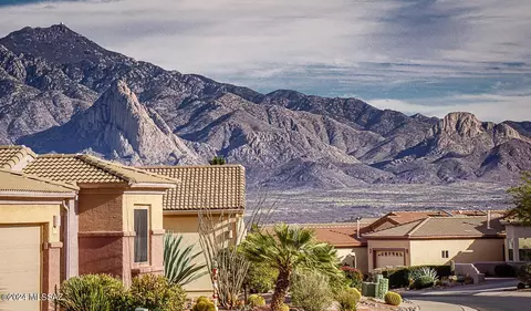2391 W Calle Cacillo, Green Valley, AZ 85622