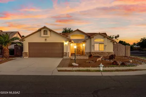 9140 E Bell Cactus Ln, Tucson, AZ 85715