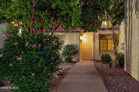 1200 E River Rd #M173, Tucson, AZ 85718