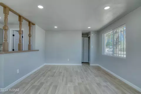 Living - 808 E Halcyon Rd, Tucson, AZ 85719 photo 5 of 9