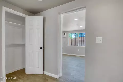 Entry Way - 808 E Halcyon Rd, Tucson, AZ 85719 photo 1 of 1