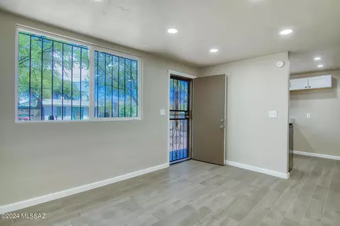 Living - 808 E Halcyon Rd, Tucson, AZ 85719 photo 7 of 9