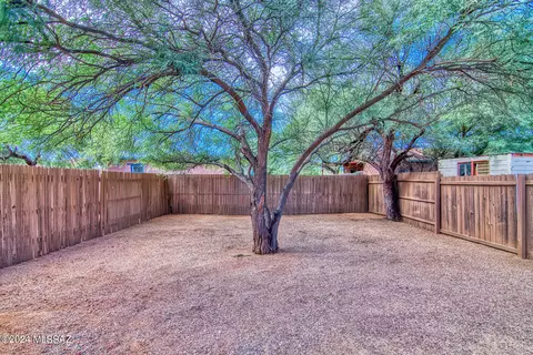Exterior - 808 E Halcyon Rd, Tucson, AZ 85719 photo 1 of 9
