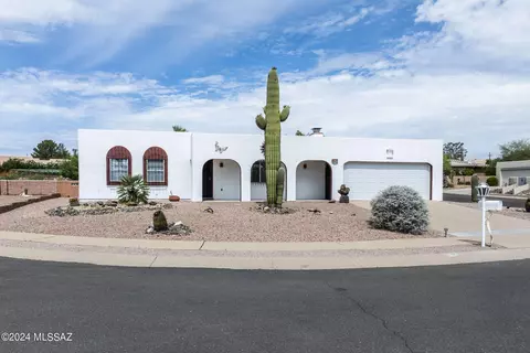1021 N Placita Yoas, Green Valley, AZ 85614