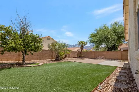 12170 N Sterling Ave, Oro Valley, AZ 85755