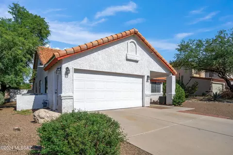 8792 N Maple Ridge Pl, Tucson, AZ 85743
