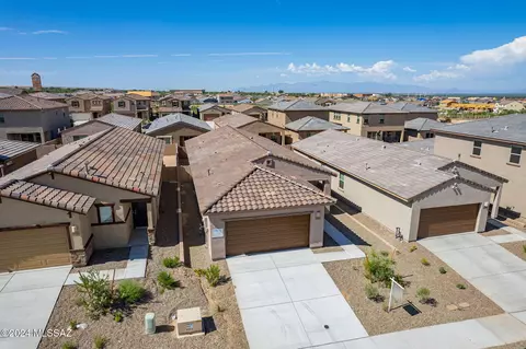 900 W Calle Lindo Clavel, Sahuarita, AZ 85629