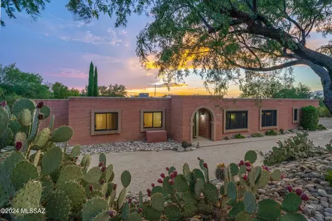 10722 E Avenida Hacienda, Tucson, AZ 85748