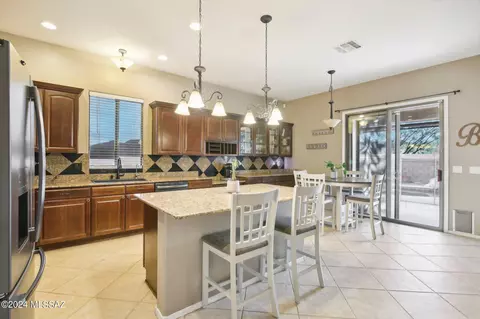 Kitchen - 564 S Blue River Loop, Vail, AZ 85641 photo 1 of 4