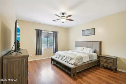 Bedroom - 564 S Blue River Loop, Vail, AZ 85641 photo 4 of 6