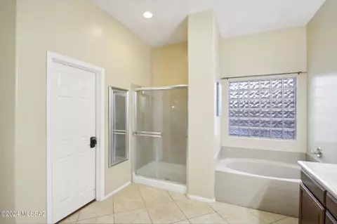 Bath - 564 S Blue River Loop, Vail, AZ 85641 photo 3 of 3
