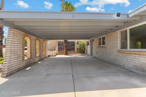 9520 E Watson Dr, Tucson, AZ 85730 photo 3