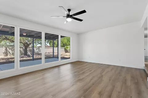 9520 E Watson Dr, Tucson, AZ 85730 photo 13